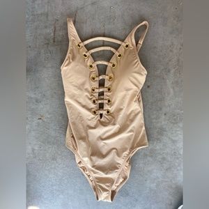 Bleu Rod Beattie- 1 piece Size 8 NWT